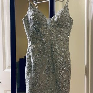 Beautiful dress, used just for 1 time